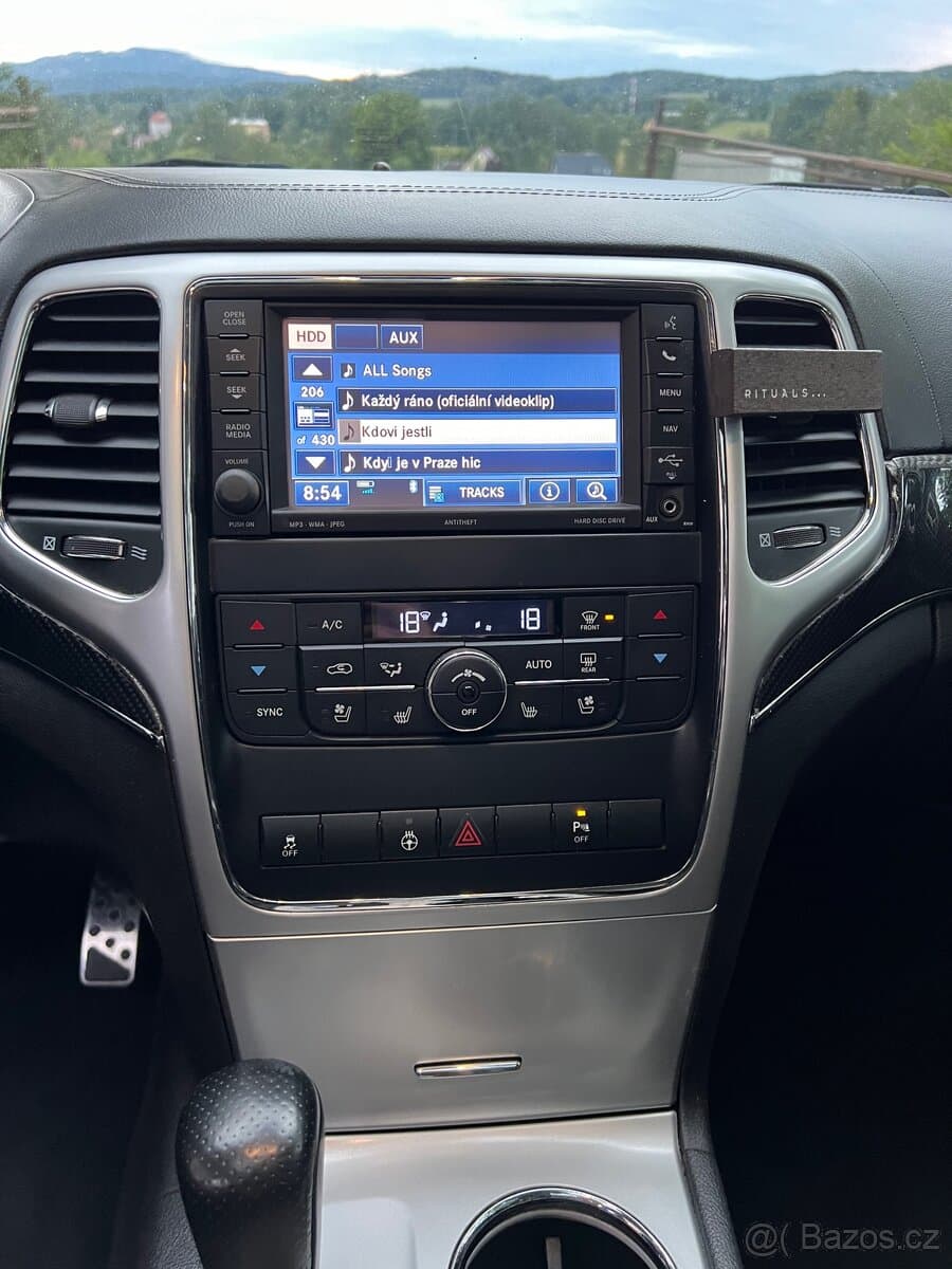 2012 Jeep CHEROKEE - 16