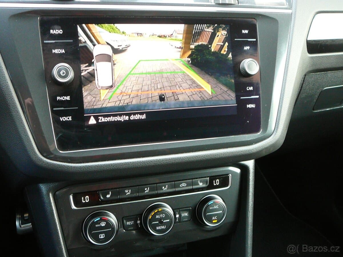 2017 Volkswagen TIGUAN - 16