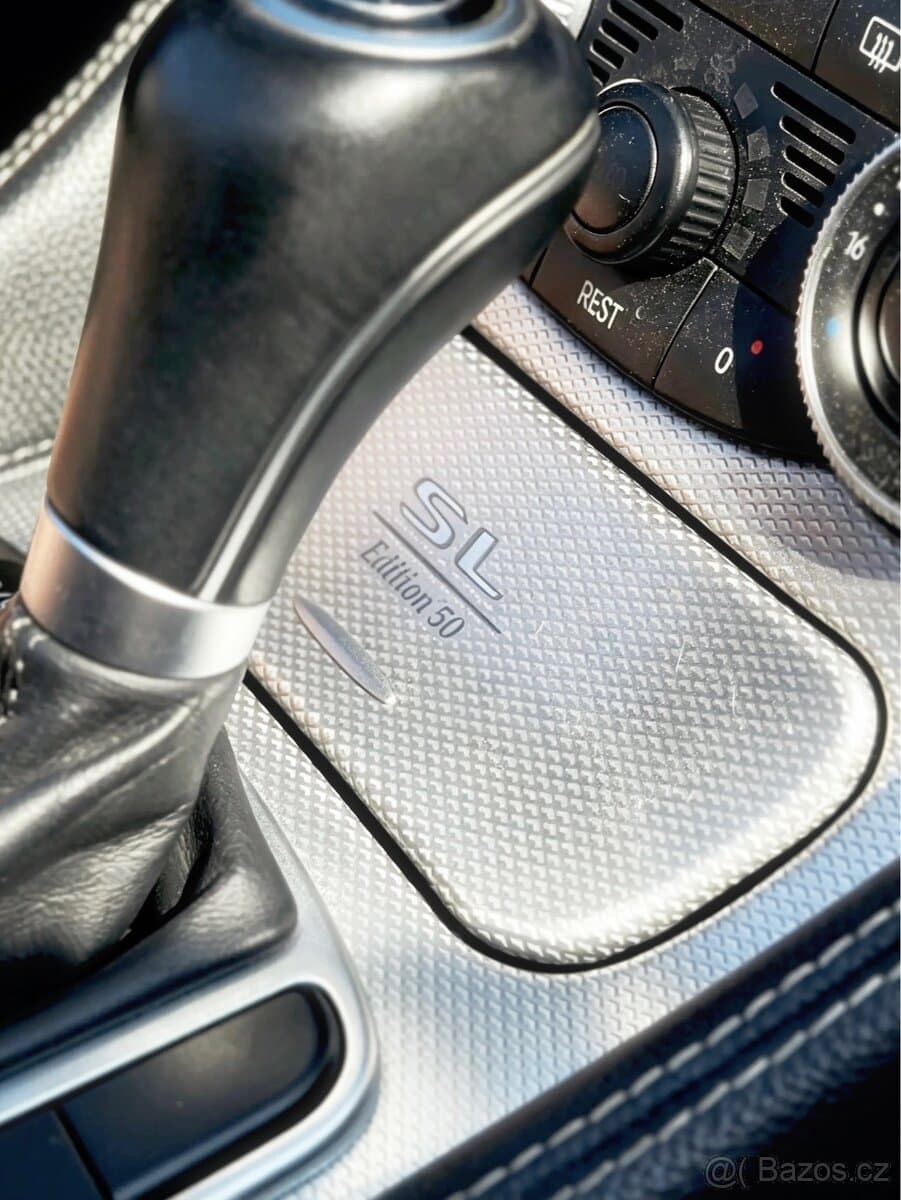 2004 Mercedes-Benz SL - 16
