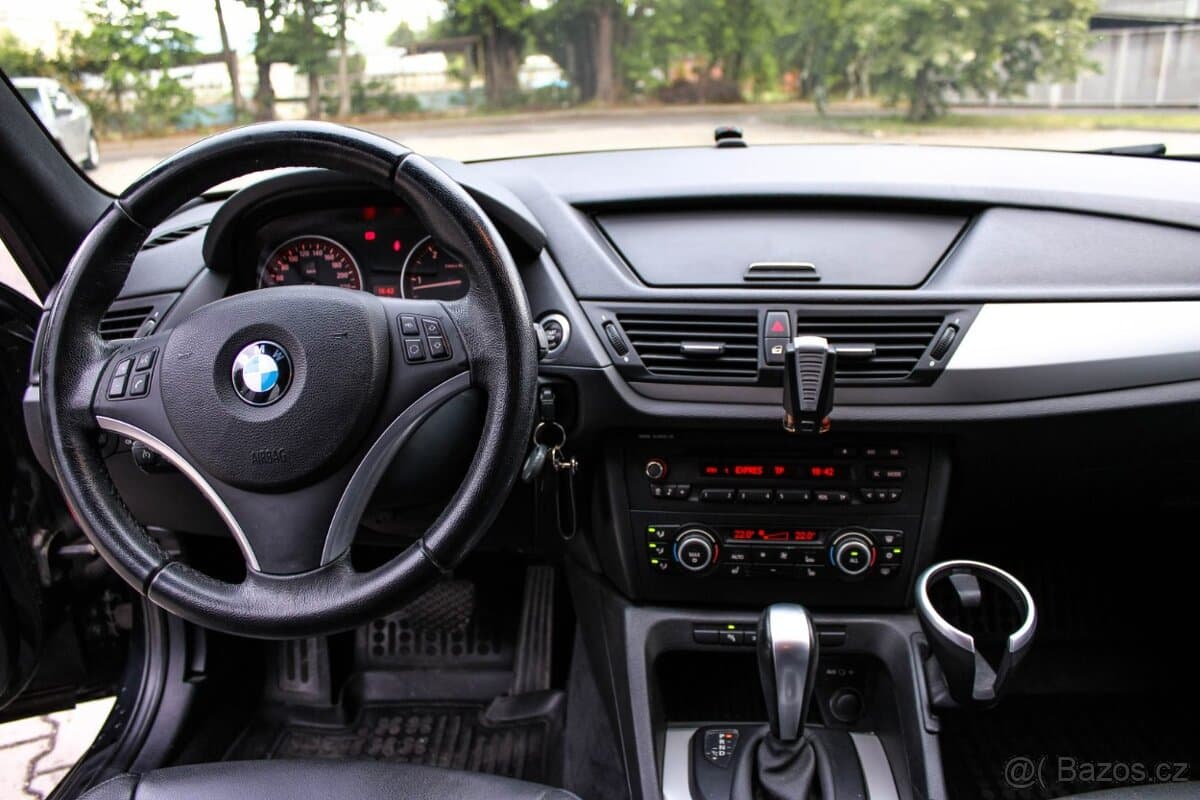 2010 BMW X1 - 16