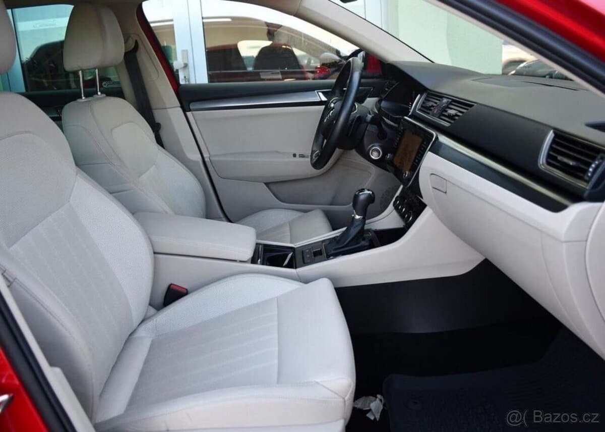 2022 Škoda SUPERB - 16