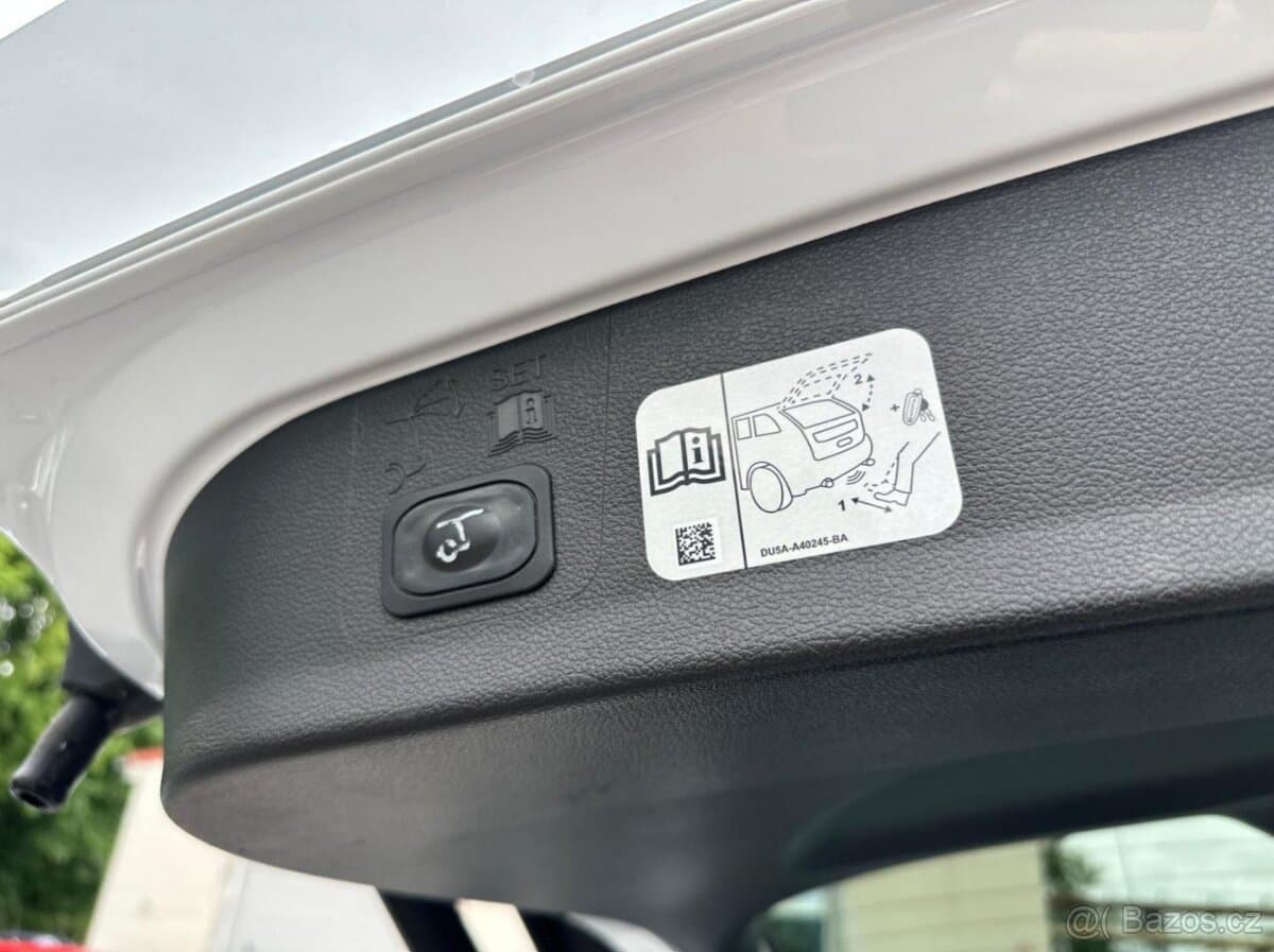 2019 Ford KUGA - 16