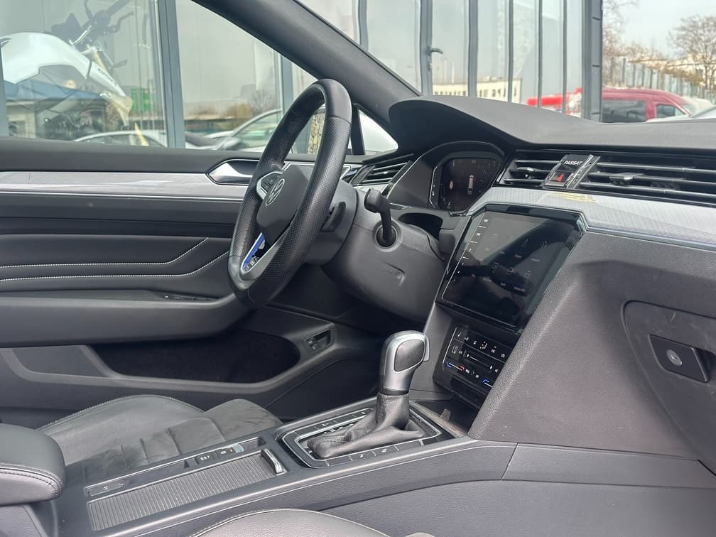 2021 Volkswagen PASSAT - 16