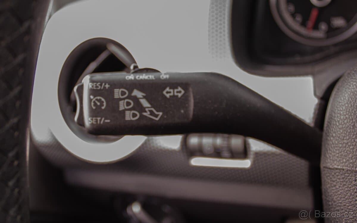 2018 Volkswagen UP! - 16