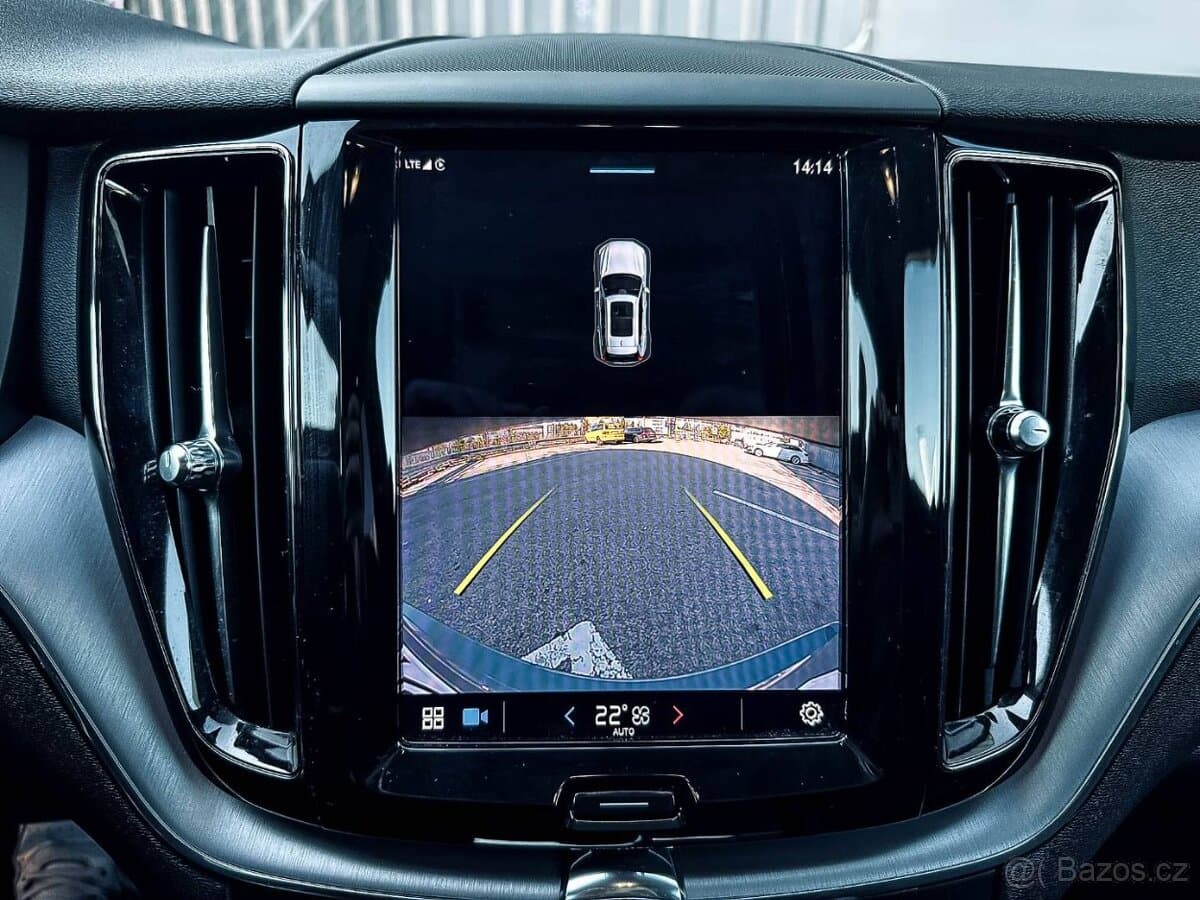 2022 Volvo XC60 - 16
