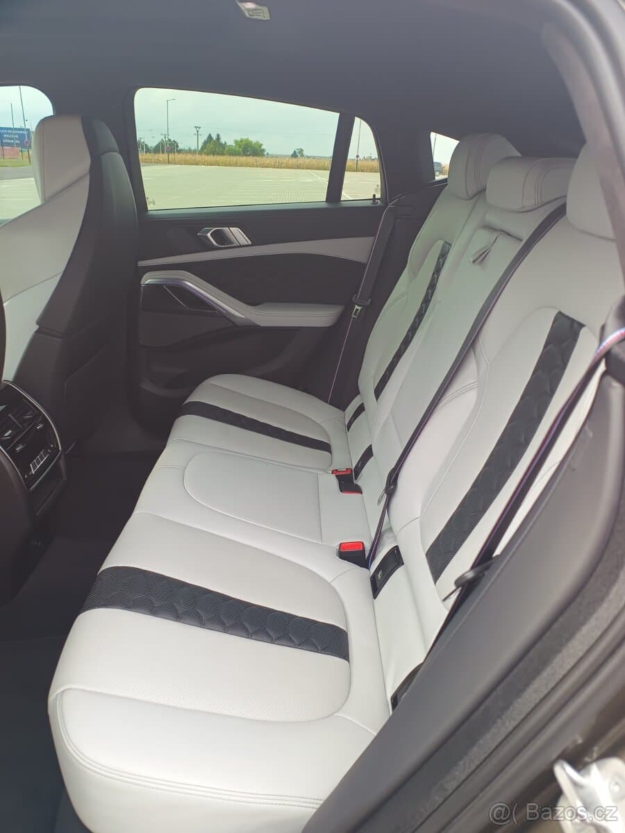 2021 BMW X6 - 16