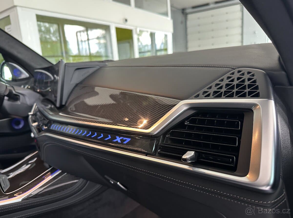 2024 BMW X7 - 16