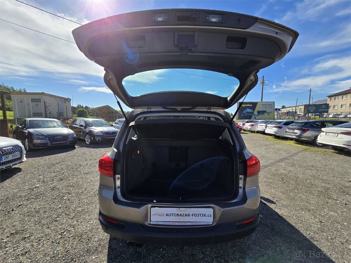 2012 Volkswagen TIGUAN - 16