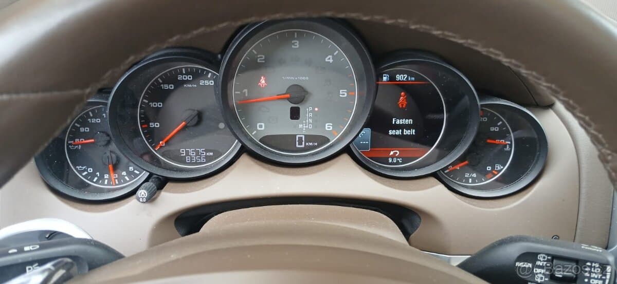 2013 Porsche CAYENNE - 16