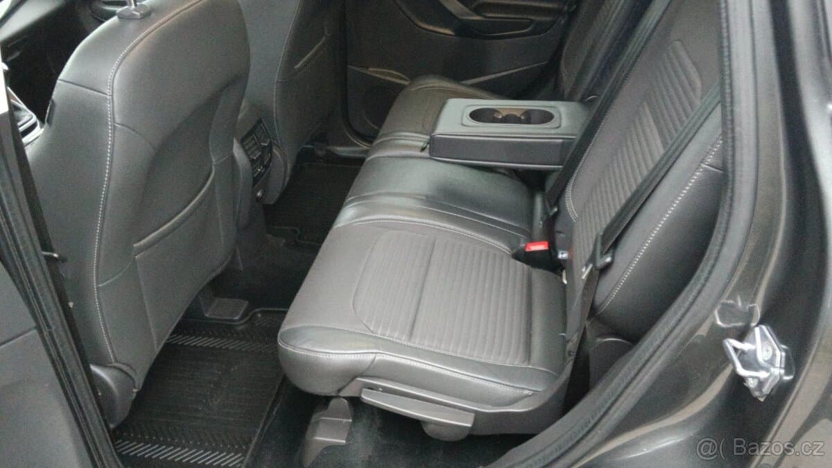 2019 Ford KUGA - 16