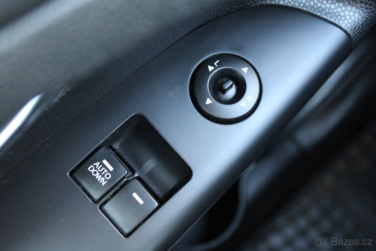 2016 Kia VENGA - 16