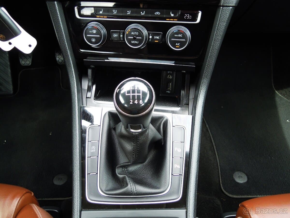 2016 Volkswagen GOLF - 16