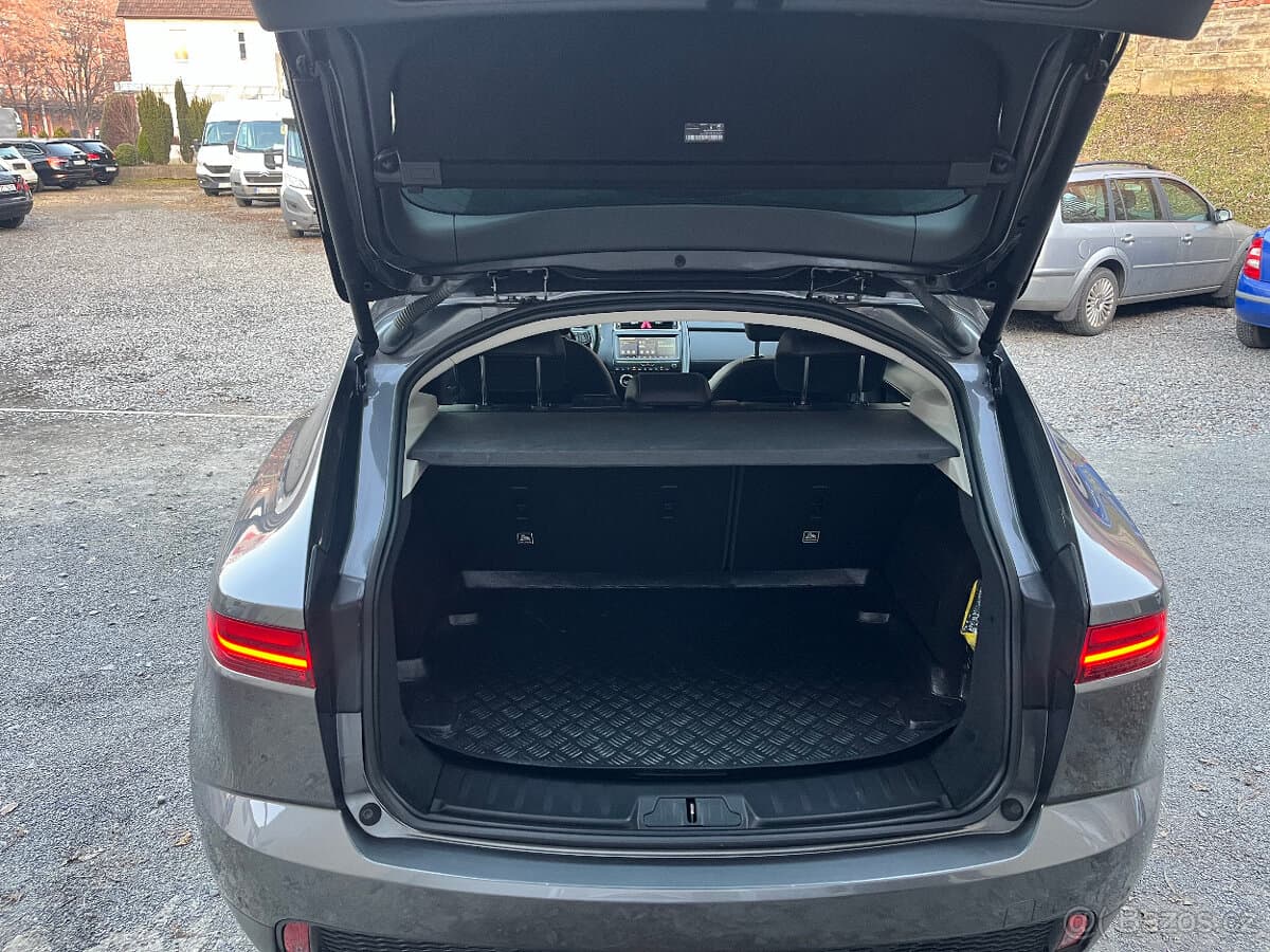 2018 Jaguar E-PACE - 16