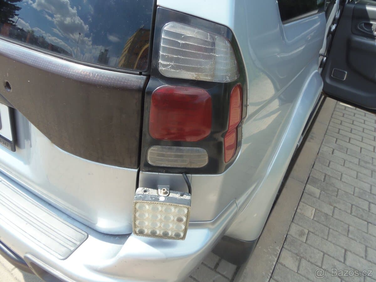 Mitsubishi PAJERO - 16