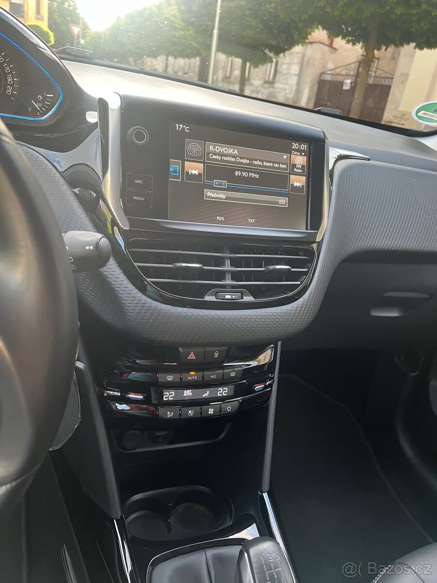 2015 Peugeot 2008 - 16