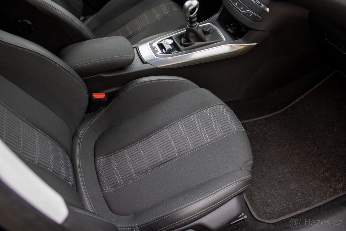 2018 Peugeot 308 - 16