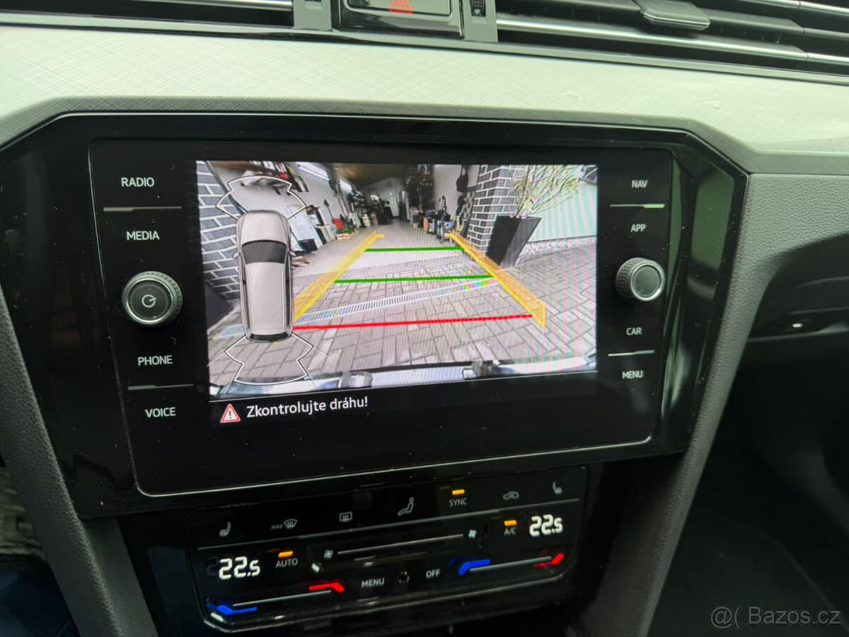 2023 Volkswagen PASSAT - 16