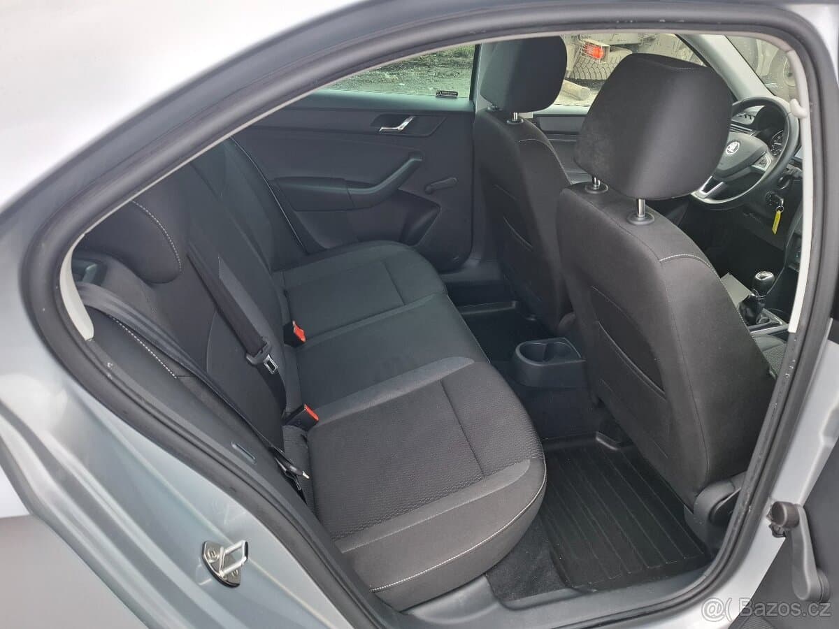 2015 Škoda RAPID - 16