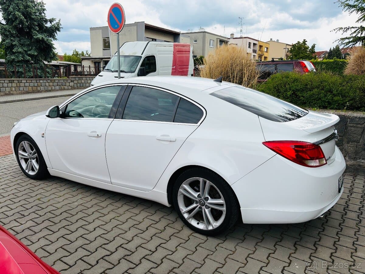 2012 Opel INSIGNIA - 16