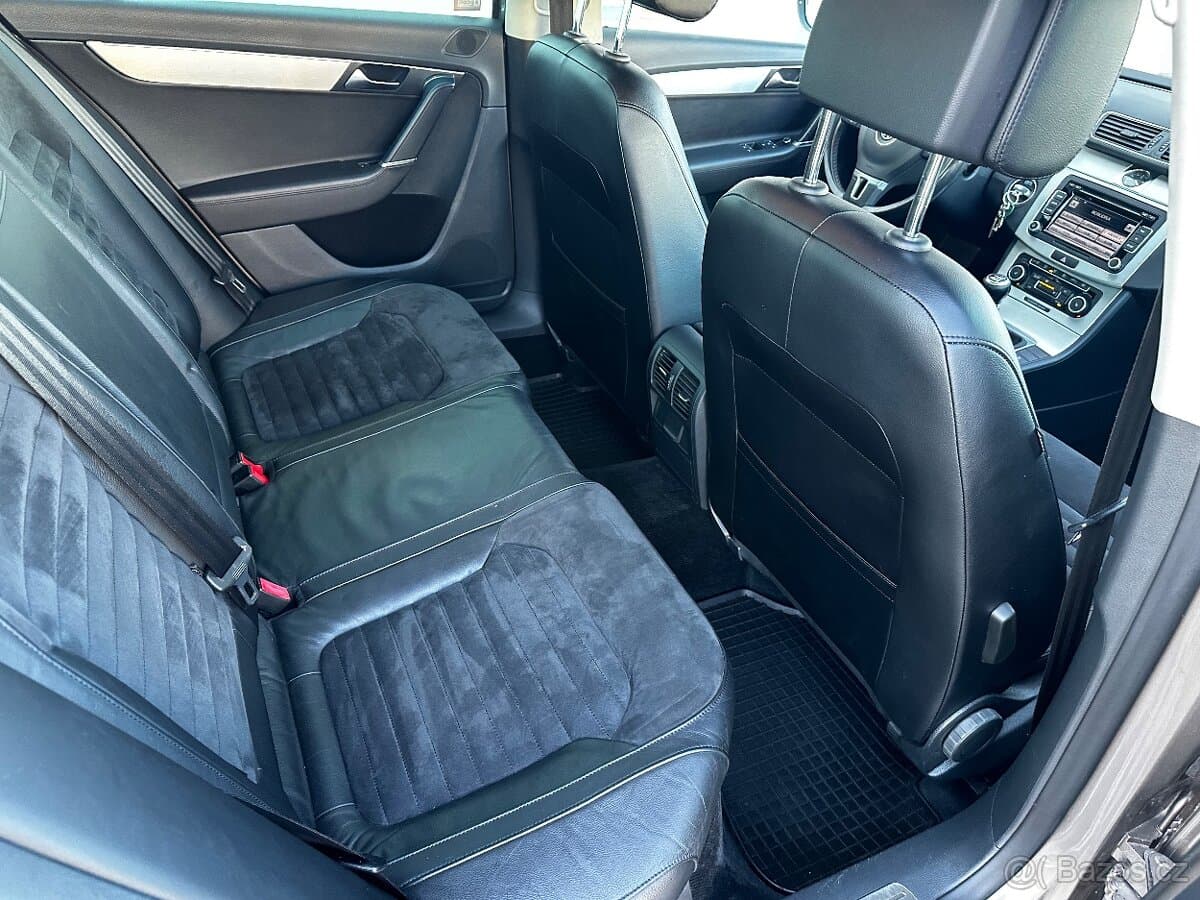 2011 Volkswagen PASSAT - 16