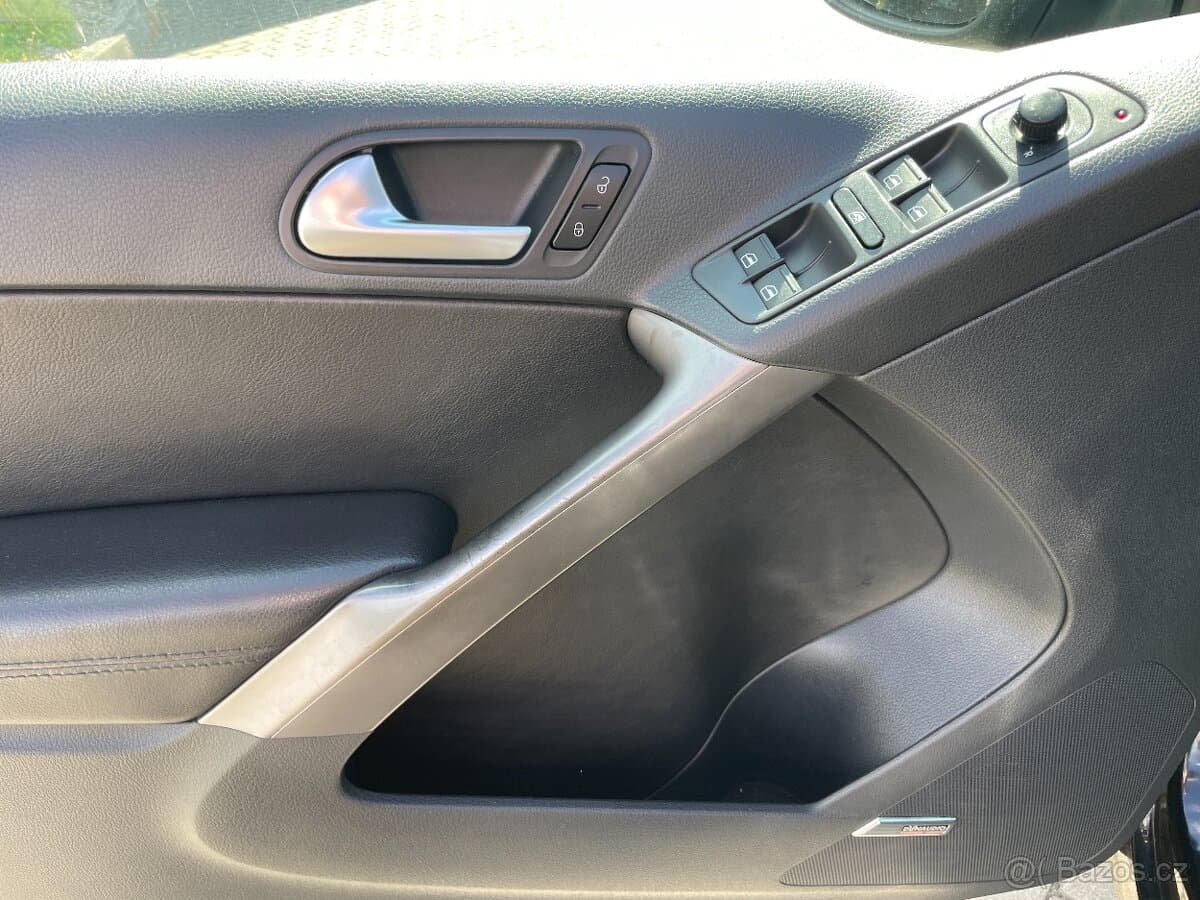 2009 Volkswagen TIGUAN - 16