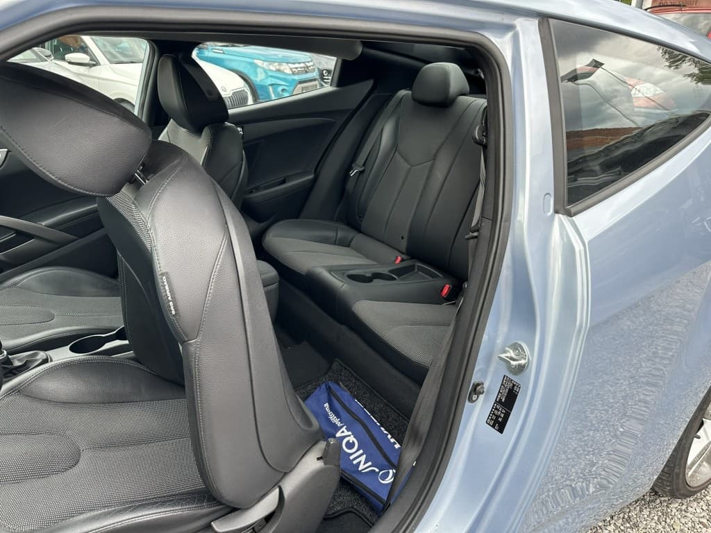 2013 Hyundai VELOSTER - 16