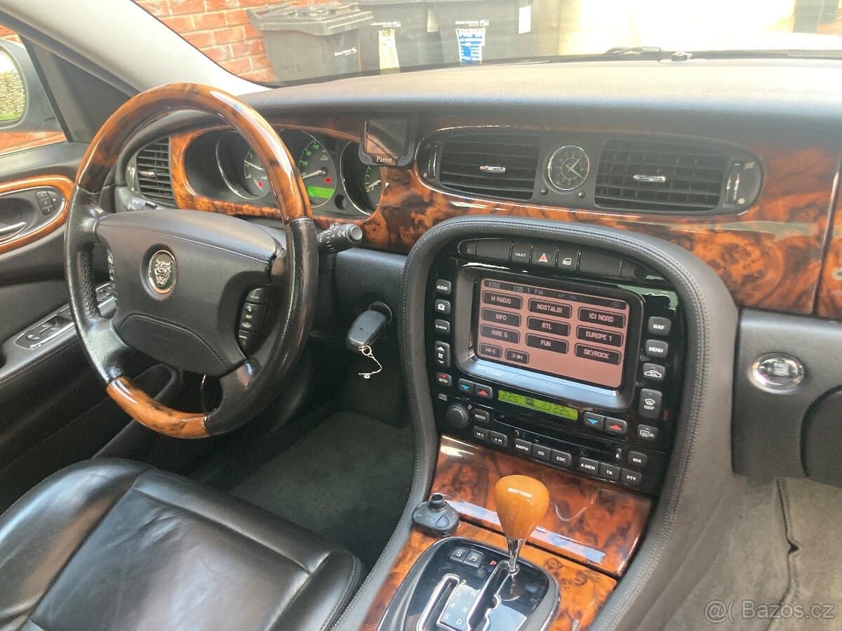2005 Jaguar XJ - 16