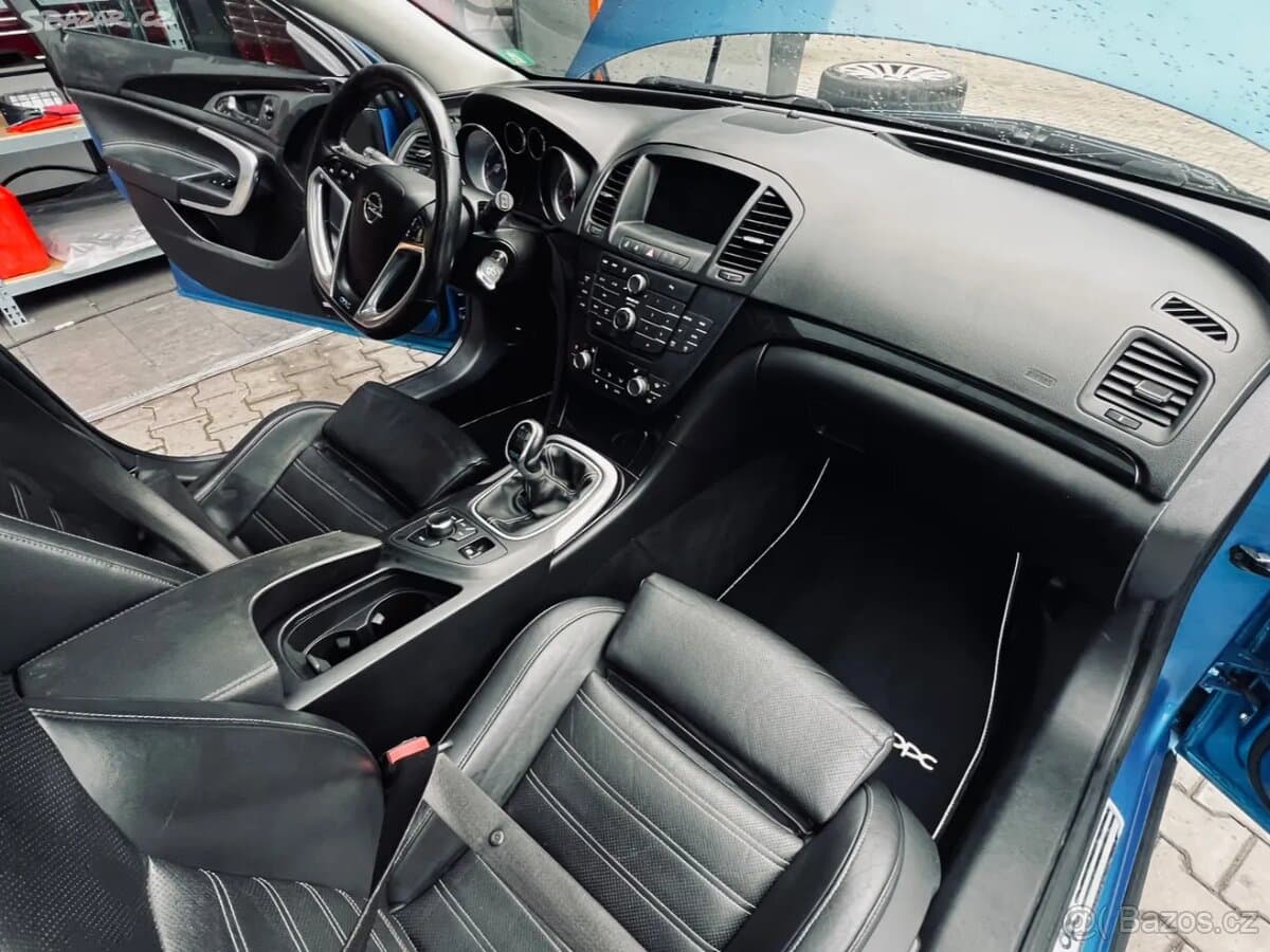 2011 Opel INSIGNIA - 16
