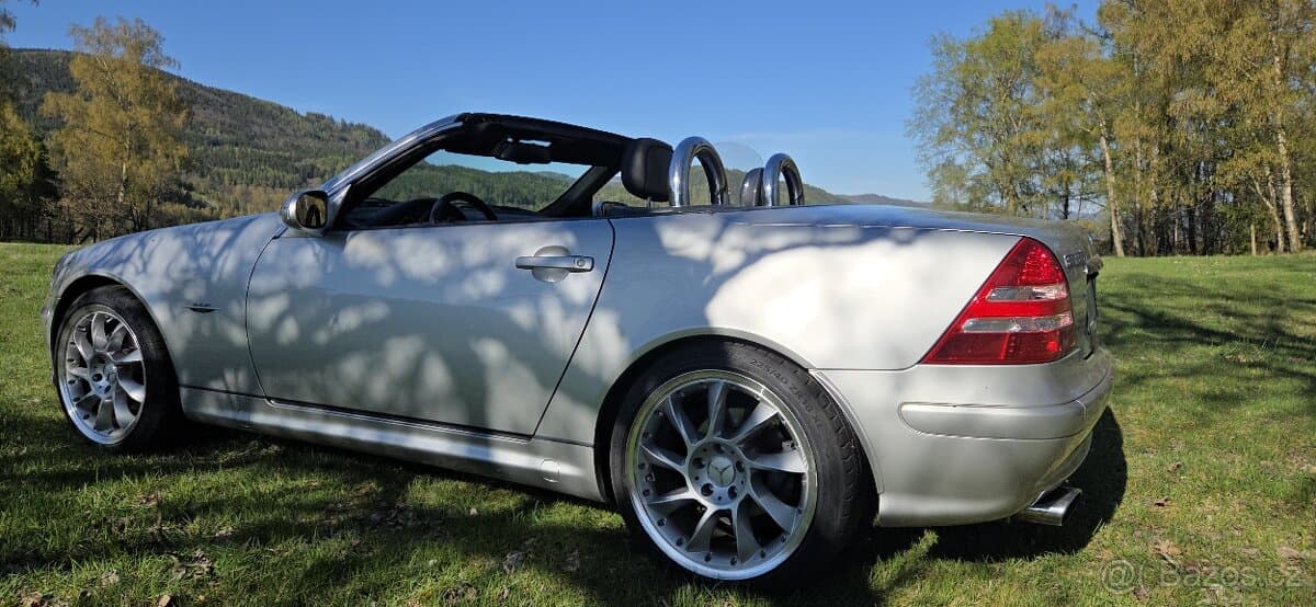 2004 Mercedes-Benz SL - 16