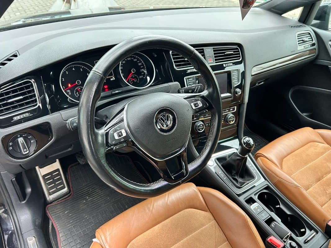 2015 Volkswagen GOLF - 16