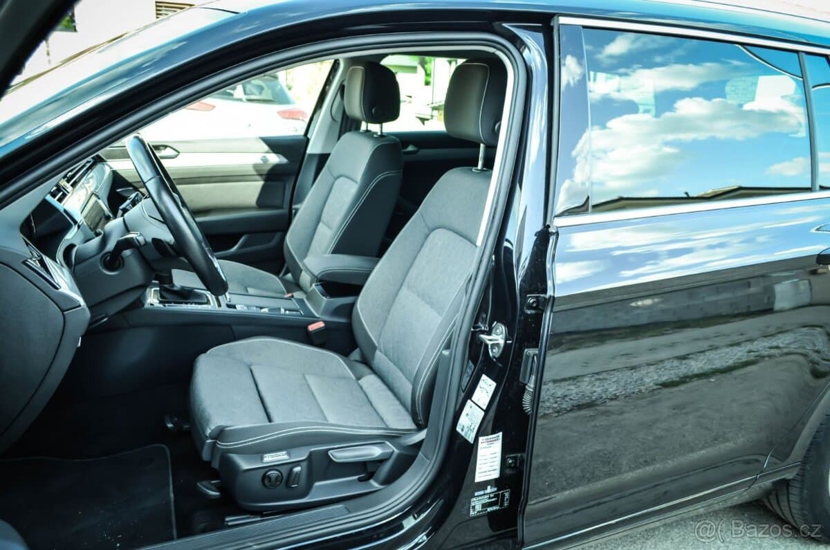 2023 Volkswagen PASSAT - 16