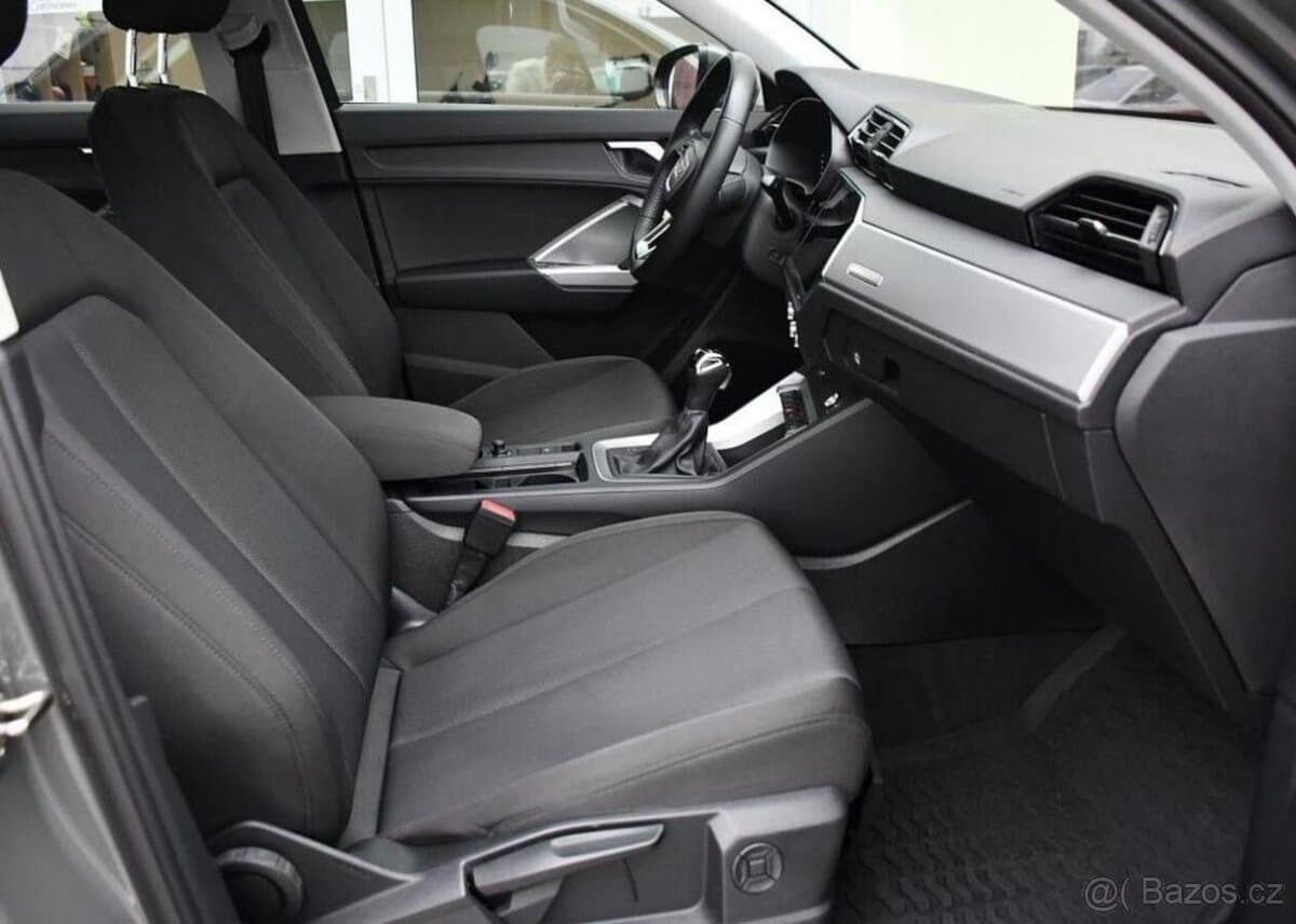 2020 Audi Q3 - 16