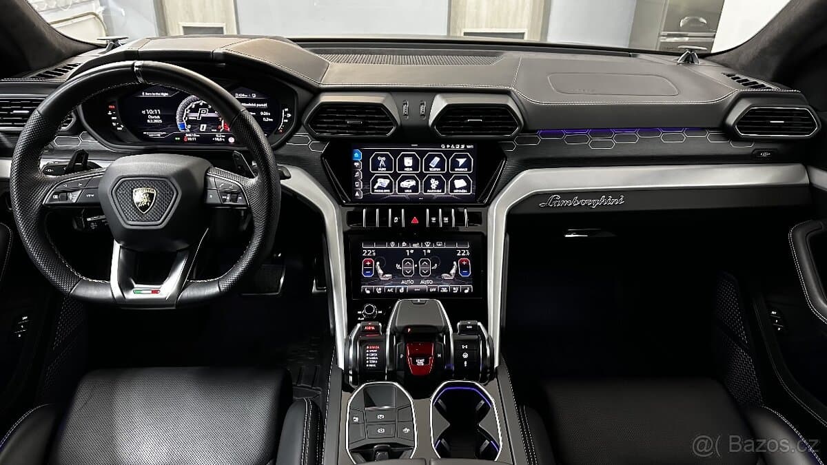 2020 Lamborghini URUS - 16
