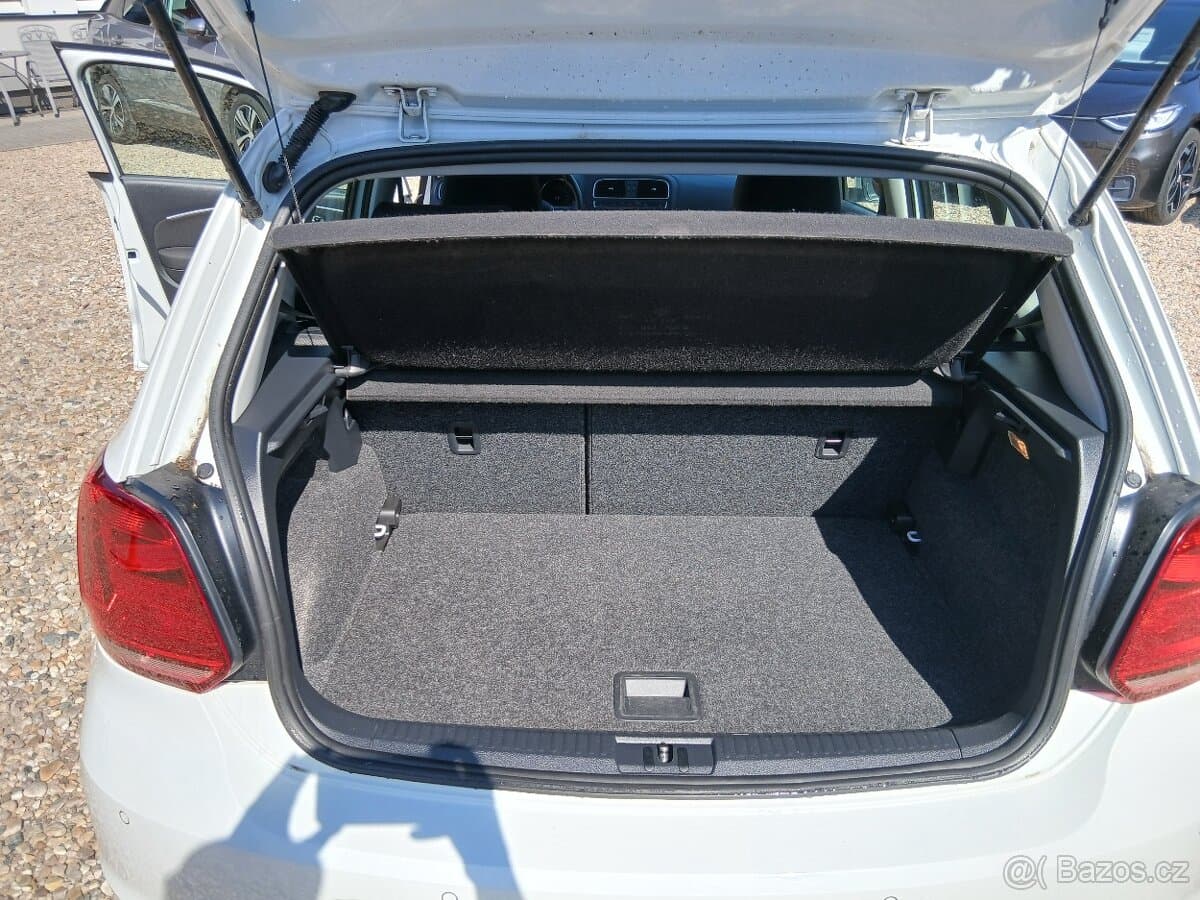2015 Volkswagen POLO - 16