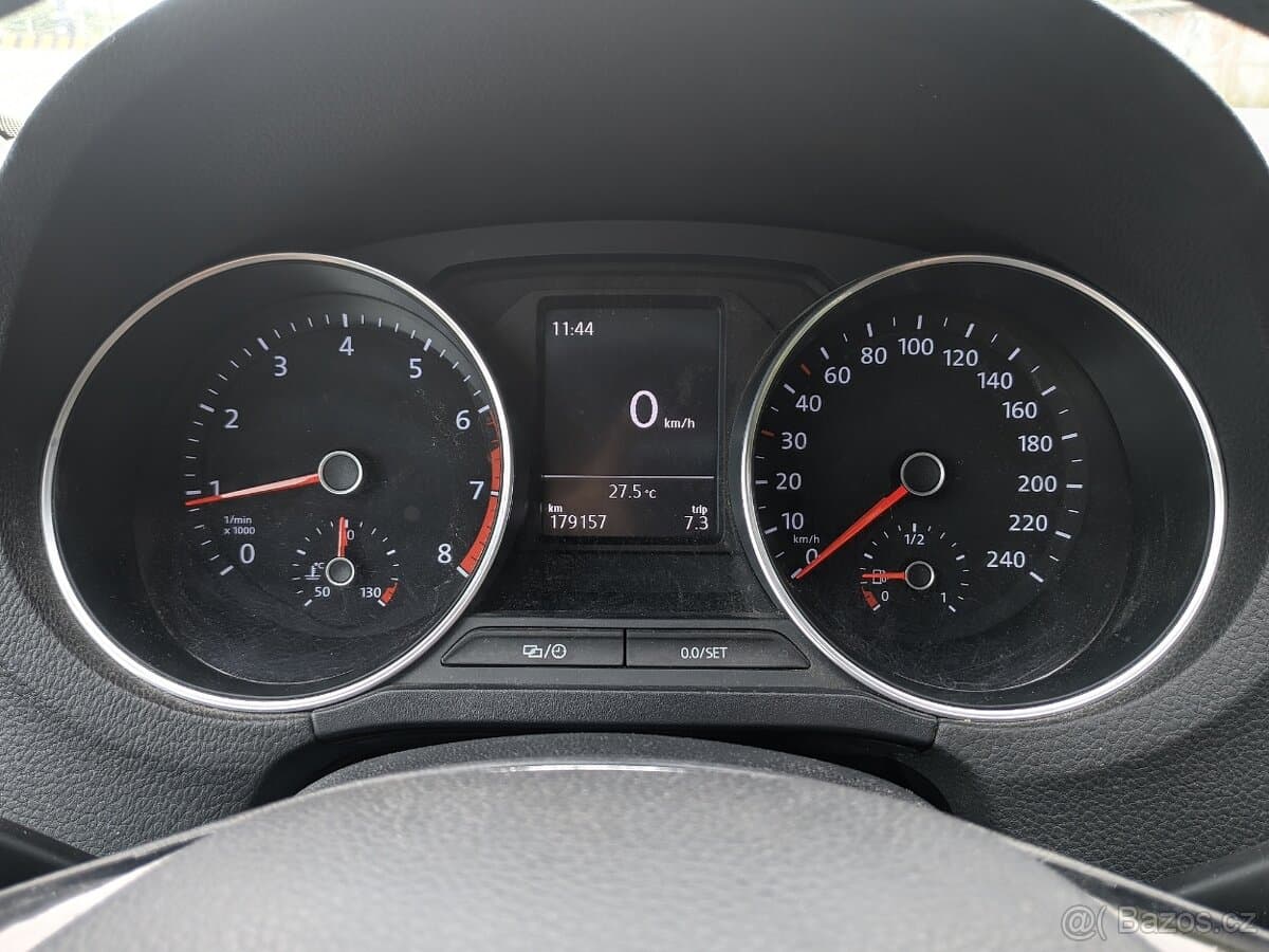2016 Volkswagen POLO - 16