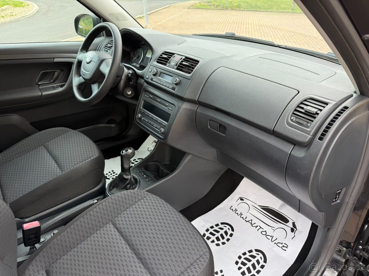 2010 Škoda FABIA - 16