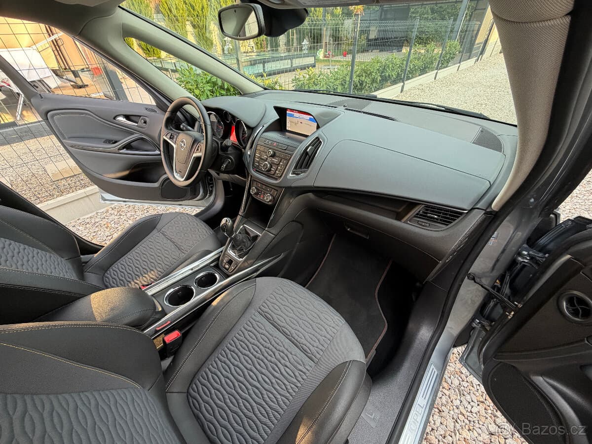 2015 Opel ZAFIRA - 16