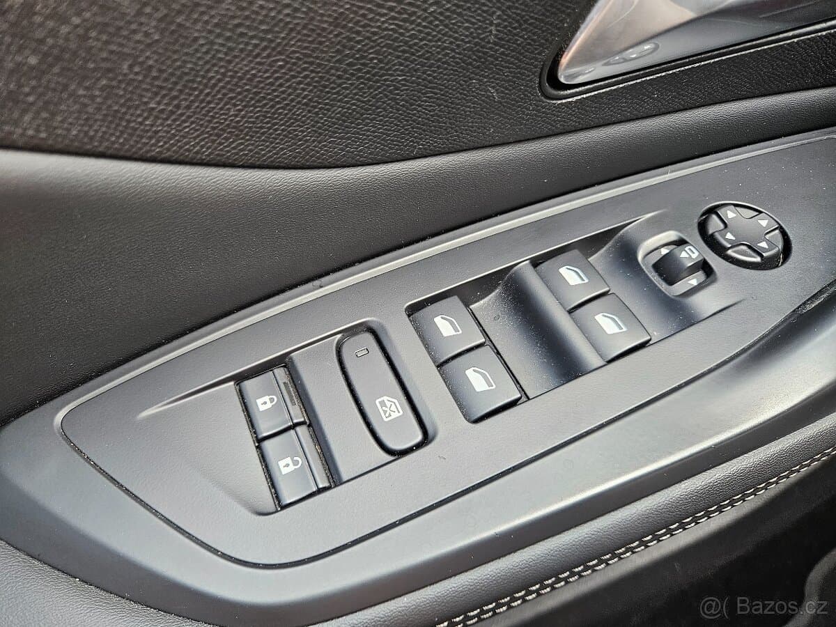 2022 Peugeot 308 - 16