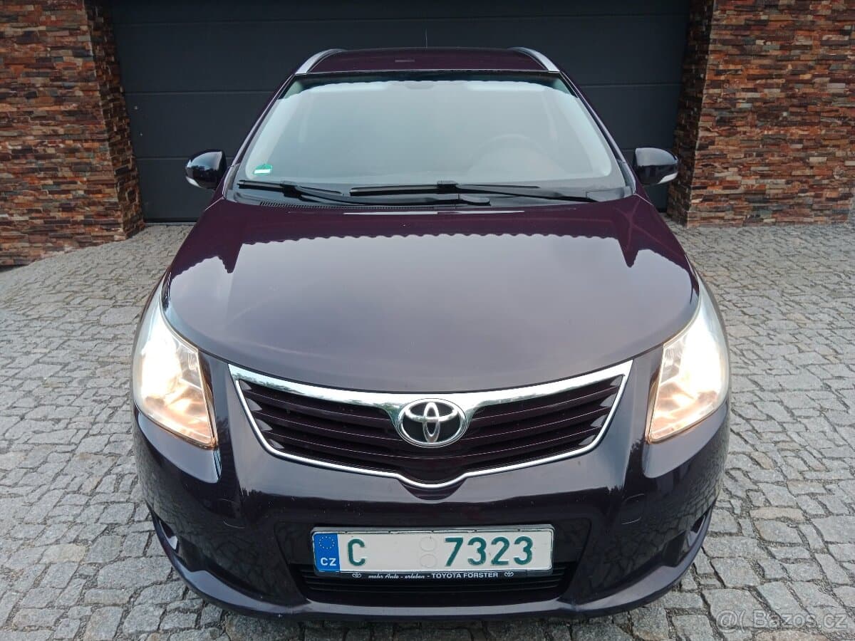 2010 Toyota AVENSIS - 16