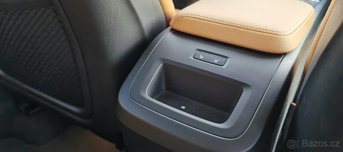 2019 Volvo XC60 - 16