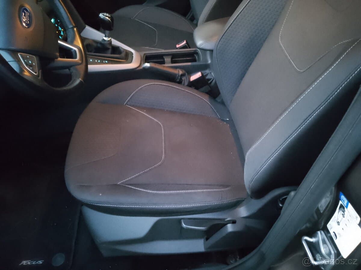 2016 Ford FOCUS - 16