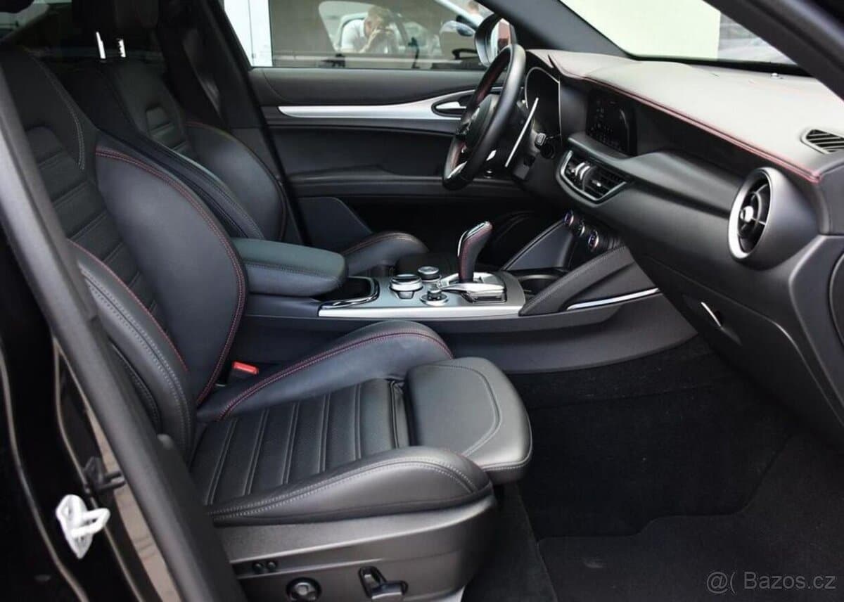 2023 Alfa Romeo STELVIO - 16