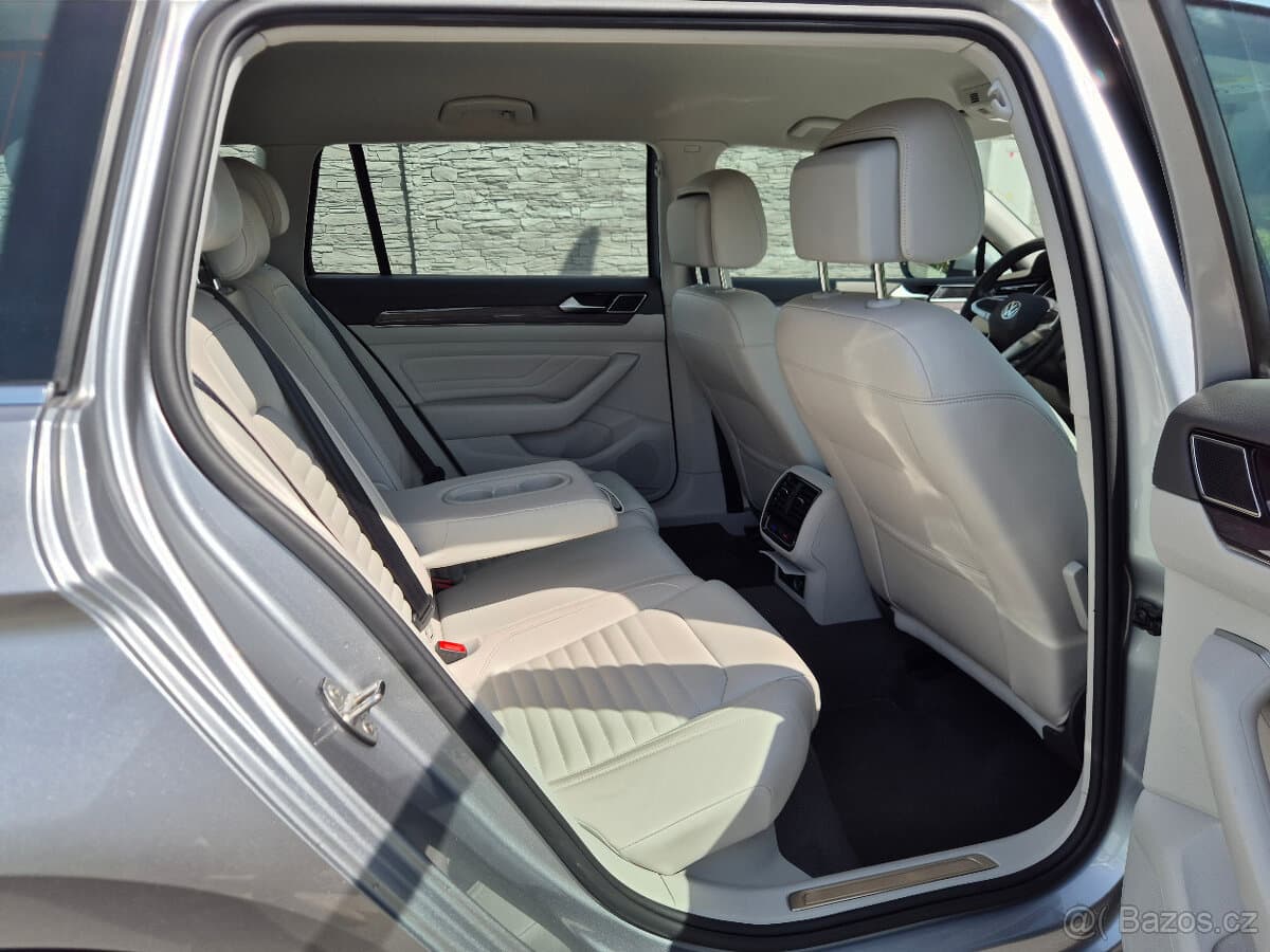 2021 Volkswagen PASSAT - 16