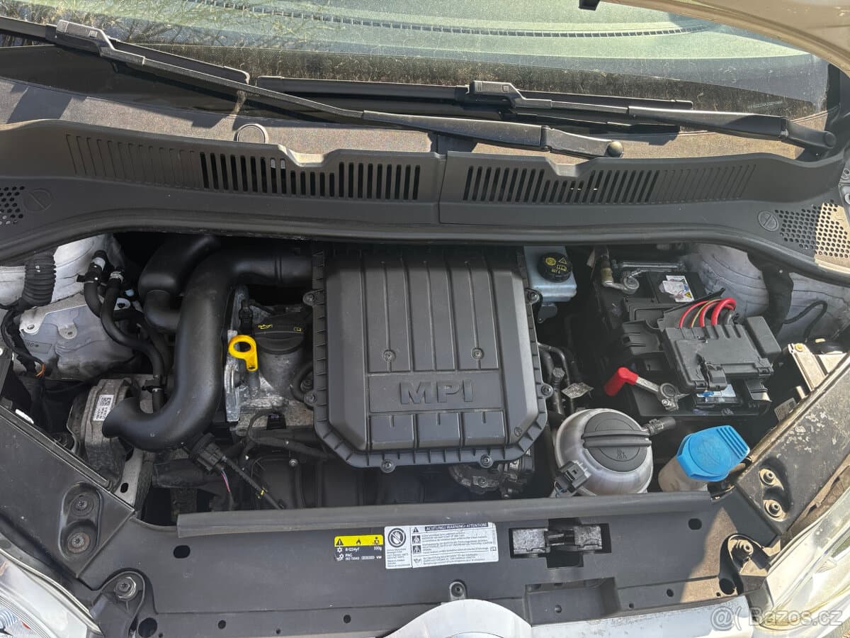 2016 Volkswagen UP! - 16