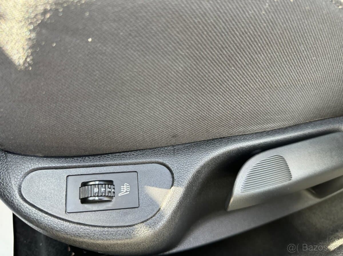 2013 Peugeot 308 - 16
