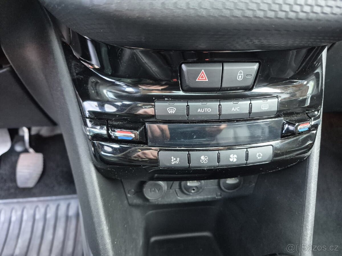 2014 Peugeot 2008 - 16