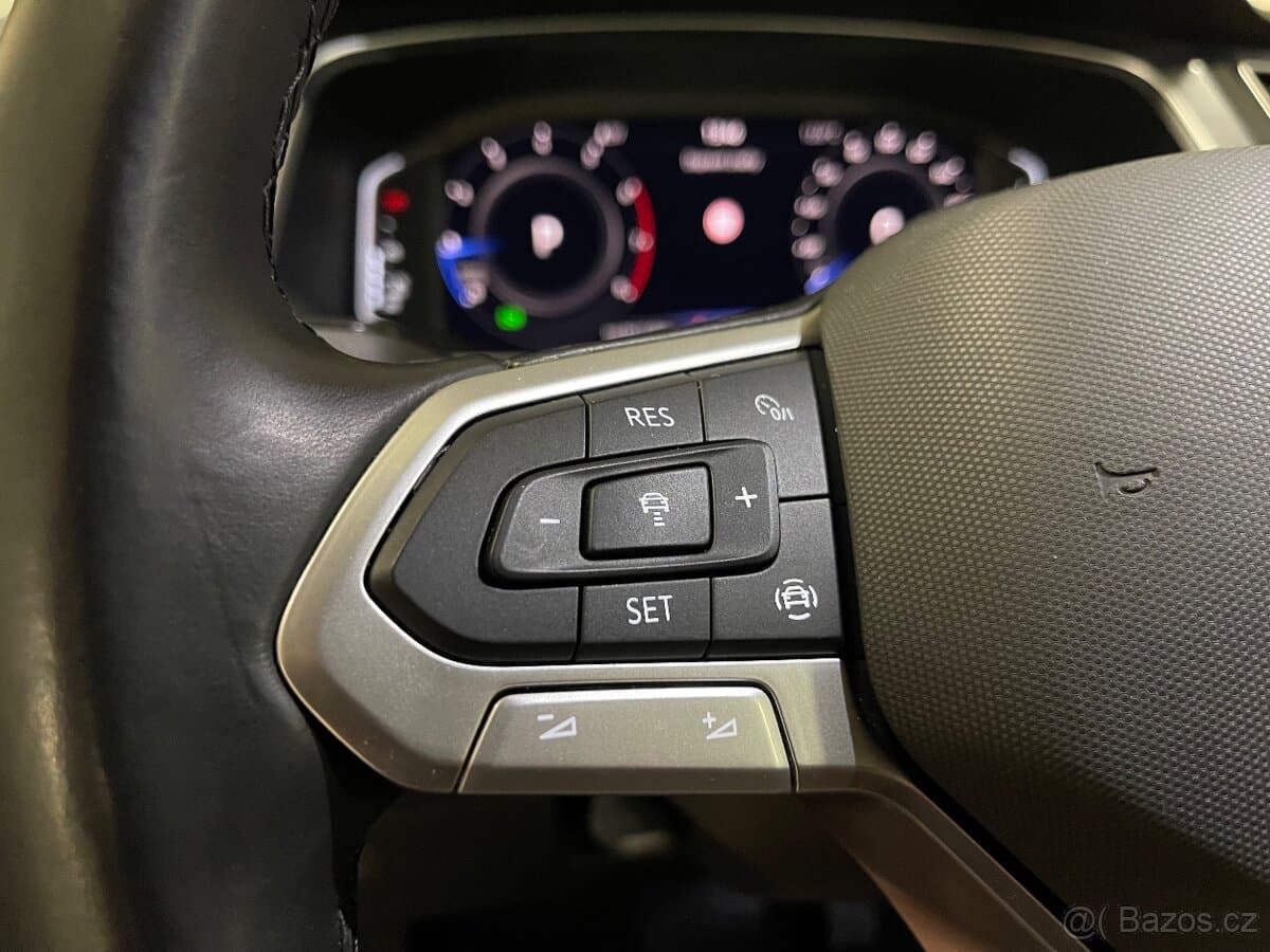2025 Volkswagen TIGUAN - 16