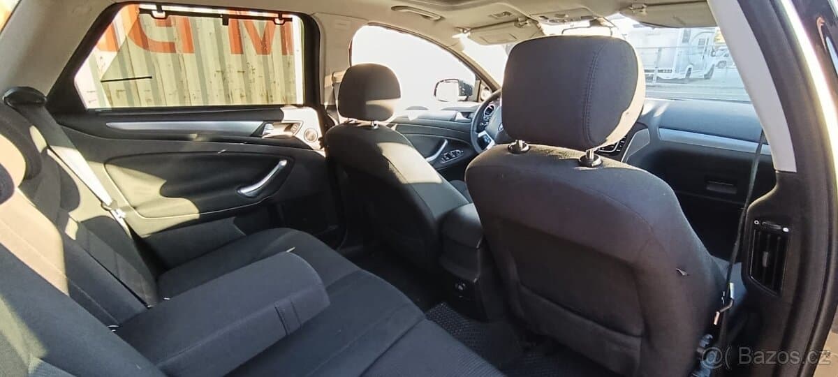 2011 Ford MONDEO - 16