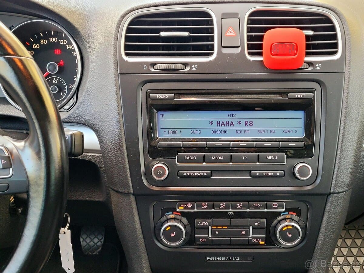 2010 Volkswagen GOLF - 16