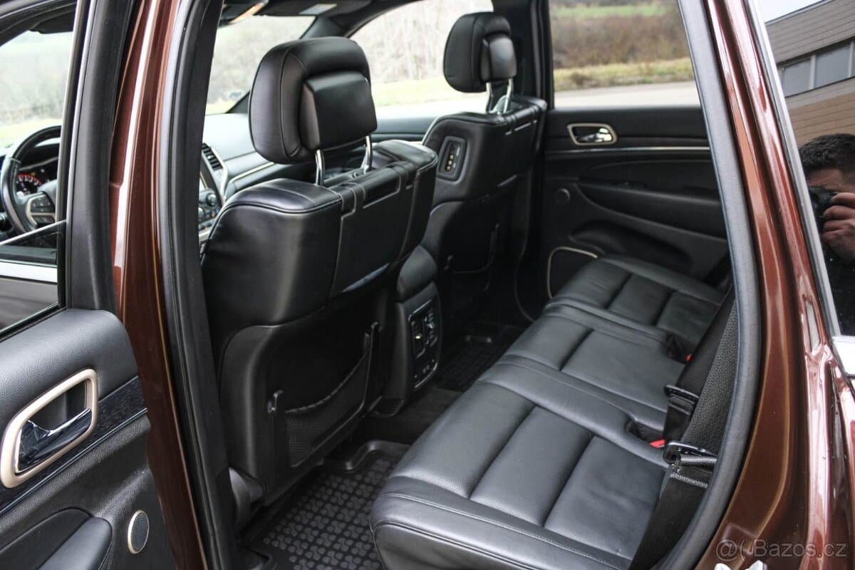 2016 Jeep CHEROKEE - 16